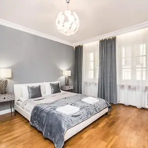 Apartament Rent Like - Przejście Garncarskie 10, Wrocław